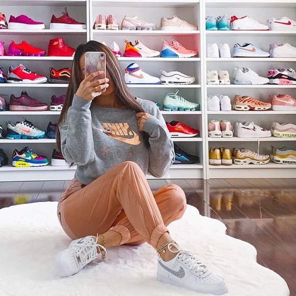 Nike custom bling swoosh air force 1 sneakers - Picture 3 of 8